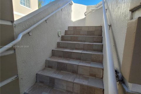 Commercial property in Miami, Florida № 2071869 - photo 3
