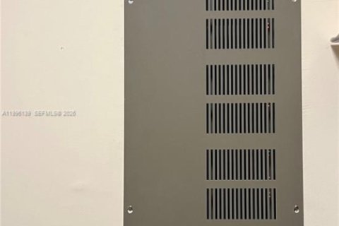 Commercial property in Miami, Florida № 2071869 - photo 26