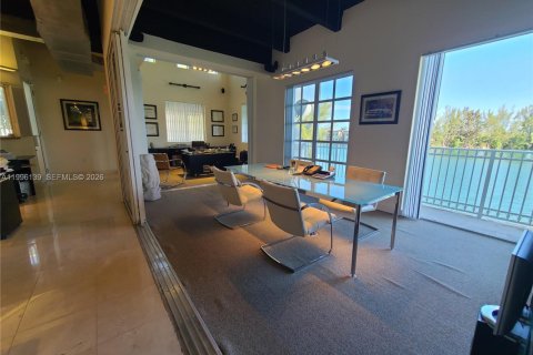 Commercial property in Miami, Florida № 2071869 - photo 19