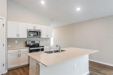 House in Dade City, Florida 3 bedrooms, 150.04 sq.m. № 2237594 - photo 8