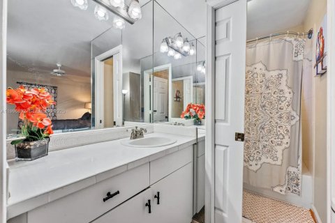 Купить виллу или дом в Ривьера-Бич, Флорида 3 спальни, 120.68м2, № 2058547 - фото 6