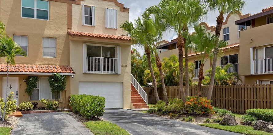 Touwnhouse à Miami, Floride 3 chambres, 146.79 m2 № 2084819