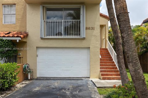 Touwnhouse à vendre à Miami, Floride: 3 chambres, 146.79 m2 № 2084819 - photo 4