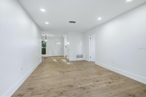 Condo in Bradenton, Florida, 2 bedrooms  № 2233994 - photo 10