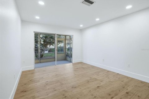Condo in Bradenton, Florida, 2 bedrooms  № 2233994 - photo 14