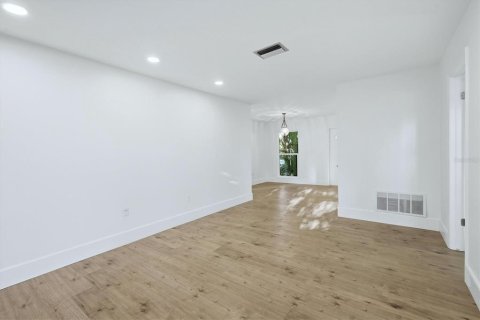 Condo in Bradenton, Florida, 2 bedrooms  № 2233994 - photo 11