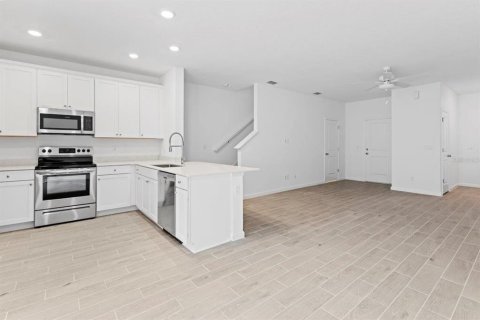 Touwnhouse à louer à Newberry, Floride: 3 chambres, 153.94 m2 № 2120221 - photo 6
