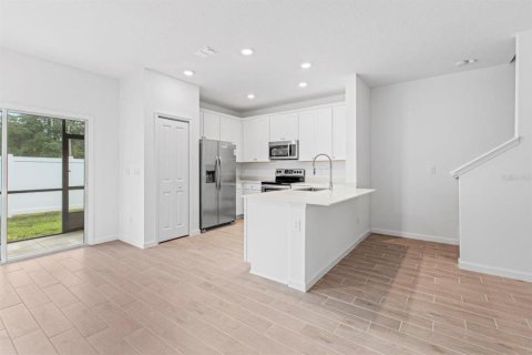 Touwnhouse à louer à Newberry, Floride: 3 chambres, 153.94 m2 № 2120221 - photo 3