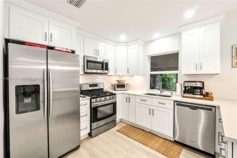 Casa en venta en Fort Lauderdale, Florida, 3 dormitorios, 155.52 m2 № 2052122 - foto 11