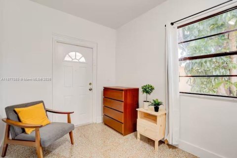 Commercial property in Miami, Florida 137.87 sq.m. № 1923855 - photo 7