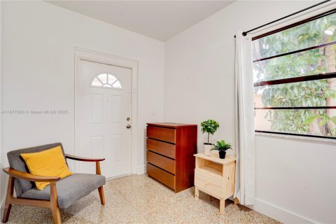 Commercial property in Miami, Florida 137.87 sq.m. № 1923855 - photo 14