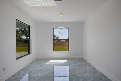 House in Cape Coral, Florida 4 bedrooms, 176.33 sq.m. № 1659056 - photo 11