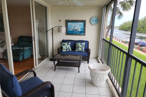 Снять в аренду кондоминиум в Дирфилд-Бич, Флорида 2 спальни, 111.48м2, № 1995340 - фото 16