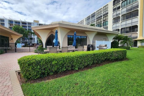 Снять в аренду кондоминиум в Дирфилд-Бич, Флорида 2 спальни, 111.48м2, № 1995340 - фото 2