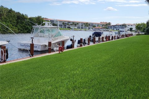 Снять в аренду кондоминиум в Дирфилд-Бич, Флорида 2 спальни, 111.48м2, № 1995340 - фото 8