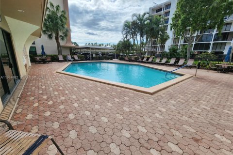 Снять в аренду кондоминиум в Дирфилд-Бич, Флорида 2 спальни, 111.48м2, № 1995340 - фото 22