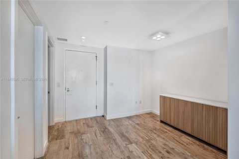 Condo in Miami, Florida, 2 bedrooms № 2152993 - photo 26