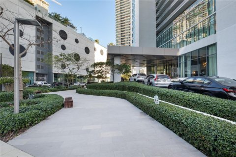 Condo in Miami, Florida, 2 bedrooms № 2152993 - photo 29