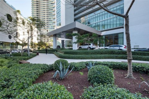 Condo in Miami, Florida, 2 bedrooms № 2152993 - photo 30