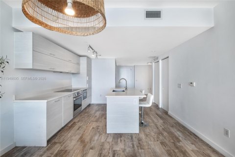 Condo in Miami, Florida, 2 bedrooms № 2152993 - photo 9
