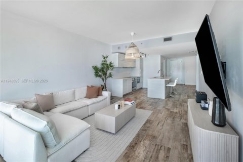 Condo in Miami, Florida, 2 bedrooms № 2152993 - photo 7