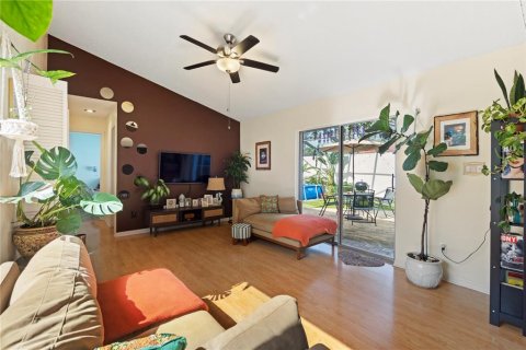 Condo in Orlando, Florida, 3 bedrooms  № 1810666 - photo 16