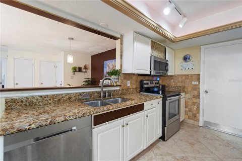 Condo in Orlando, Florida, 3 bedrooms  № 1810666 - photo 12