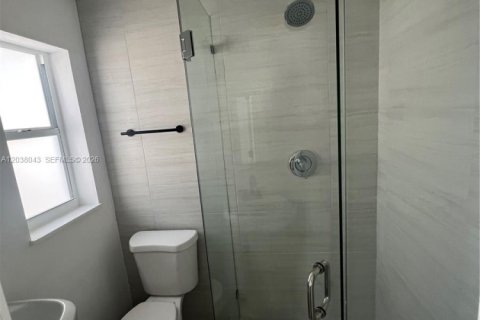 Propiedad comercial en venta en Hollywood, Florida, 154.4 m2 № 2155051 - foto 5