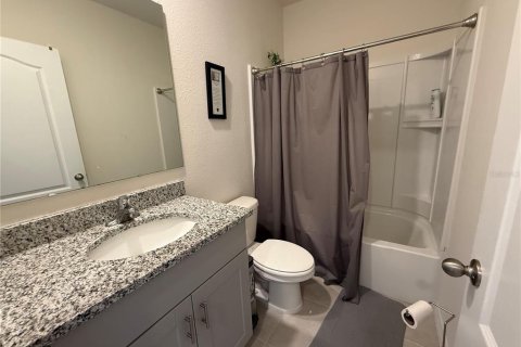 Townhouse in Edgewater, Florida 3 bedrooms, 155.24 sq.m. № 2104675 - photo 20