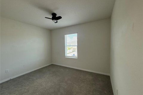 Townhouse in Edgewater, Florida 3 bedrooms, 155.24 sq.m. № 2104675 - photo 19