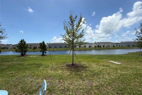 Townhouse in Edgewater, Florida 3 bedrooms, 155.24 sq.m. № 2104675 - photo 21