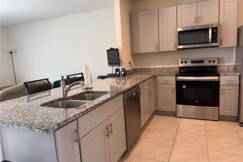 Townhouse in Edgewater, Florida 3 bedrooms, 155.24 sq.m. № 2104675 - photo 7