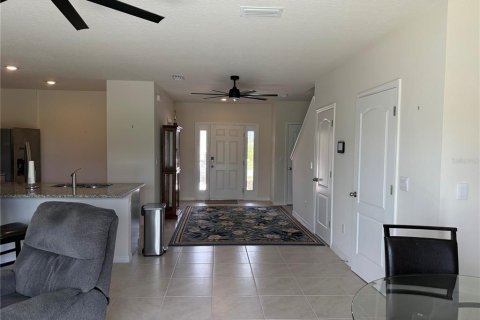 Townhouse in Edgewater, Florida 3 bedrooms, 155.24 sq.m. № 2104675 - photo 11