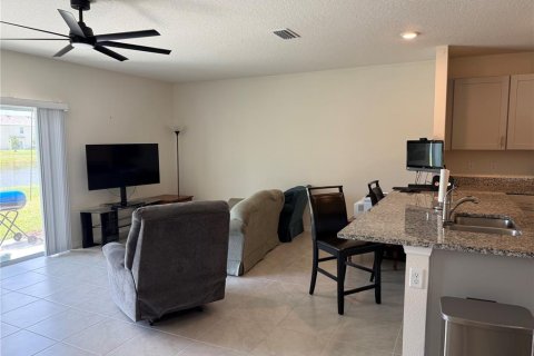 Townhouse in Edgewater, Florida 3 bedrooms, 155.24 sq.m. № 2104675 - photo 5