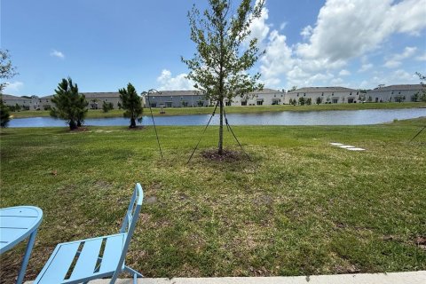 Townhouse in Edgewater, Florida 3 bedrooms, 155.24 sq.m. № 2104675 - photo 22