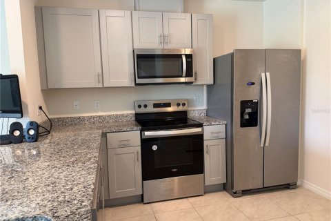 Townhouse in Edgewater, Florida 3 bedrooms, 155.24 sq.m. № 2104675 - photo 8