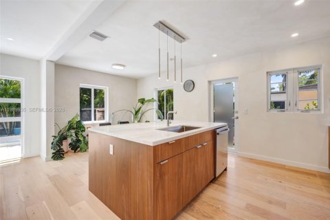 Casa en venta en Miami, Florida, 2 dormitorios, 97.83 m2 № 2057806 - foto 13