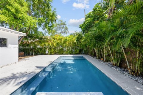Casa en venta en Miami, Florida, 2 dormitorios, 97.83 m2 № 2057806 - foto 23