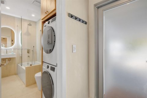 Casa en venta en Miami, Florida, 2 dormitorios, 97.83 m2 № 2057806 - foto 6