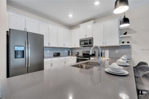 Copropriété à vendre à Davenport, Floride: 3 chambres, 166.11 m2 № 2398836 - photo 8