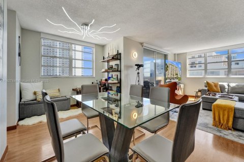 Copropriété à vendre à Hallandale Beach, Floride: 2 chambres, 126.35 m2 № 1920705 - photo 4
