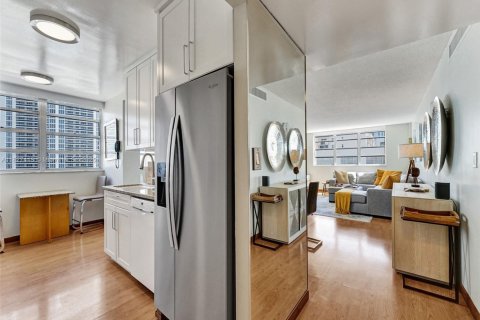 Copropriété à vendre à Hallandale Beach, Floride: 2 chambres, 126.35 m2 № 1920705 - photo 3
