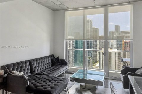Condo in Miami, Florida, 1 bedroom  № 1945908 - photo 2