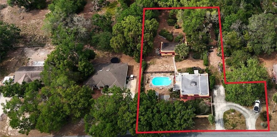 House in Leesburg, Florida 4 bedrooms, 201.41 sq.m. № 1681232