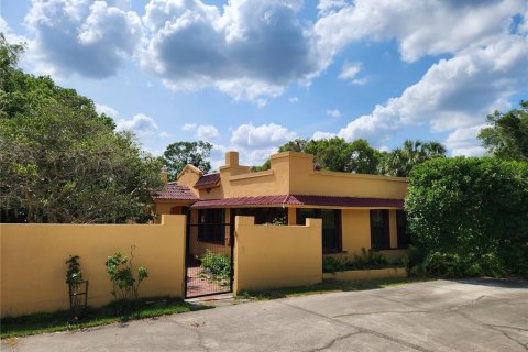 House in Leesburg, Florida 4 bedrooms, 201.41 sq.m. № 1681232 - photo 18