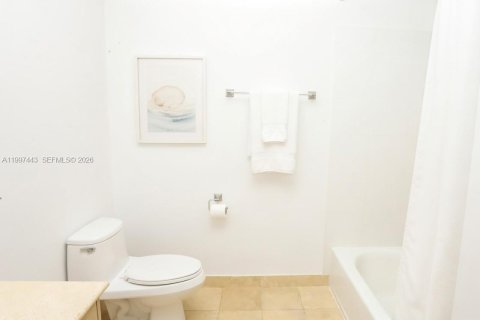 Condo in Miami, Florida, 2 bedrooms  № 2059301 - photo 8