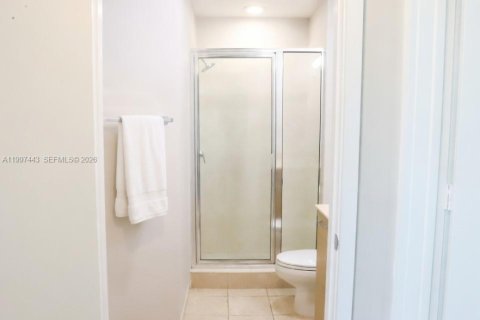 Condo in Miami, Florida, 2 bedrooms  № 2059301 - photo 14