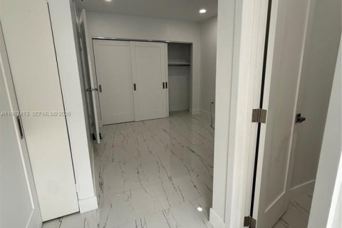 Villa ou maison à louer à Sunrise, Floride: 4 chambres, 142.05 m2 № 2047806 - photo 16