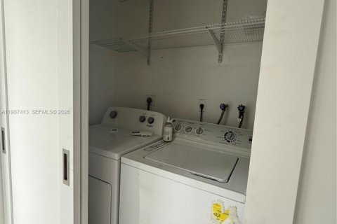 Villa ou maison à louer à Sunrise, Floride: 4 chambres, 142.05 m2 № 2047806 - photo 19