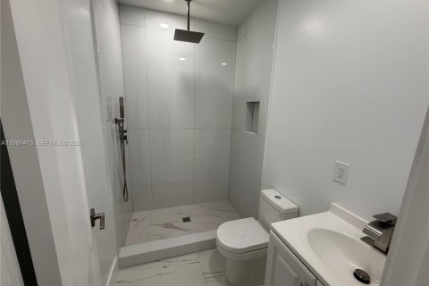 Villa ou maison à louer à Sunrise, Floride: 4 chambres, 142.05 m2 № 2047806 - photo 18